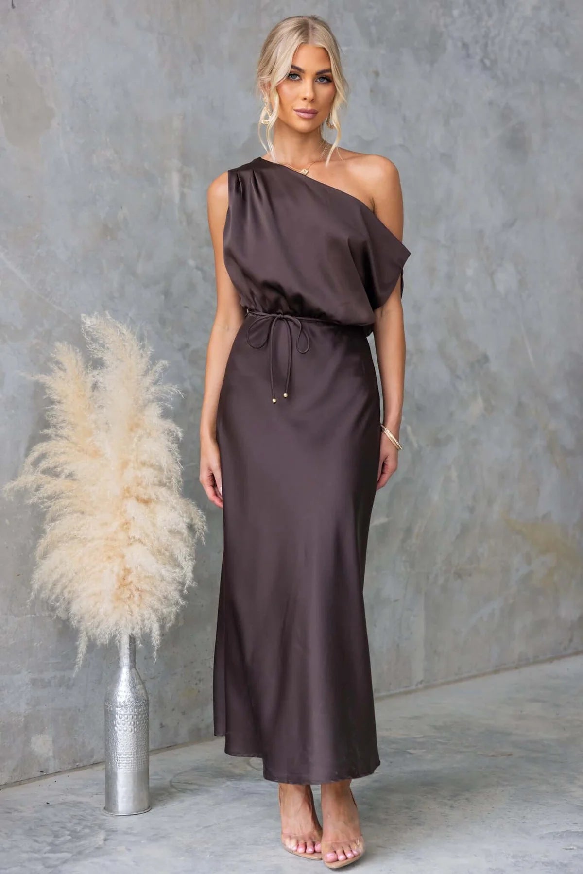 Slant Shoulder Solid Color Lace Up Dress