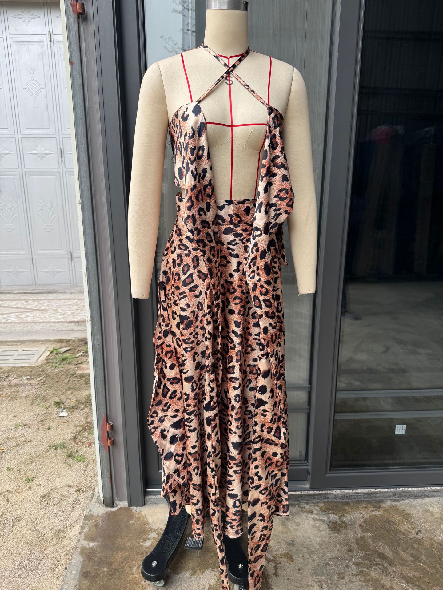 Tube-top Strap Vest And Waist-cinching Skirt Set